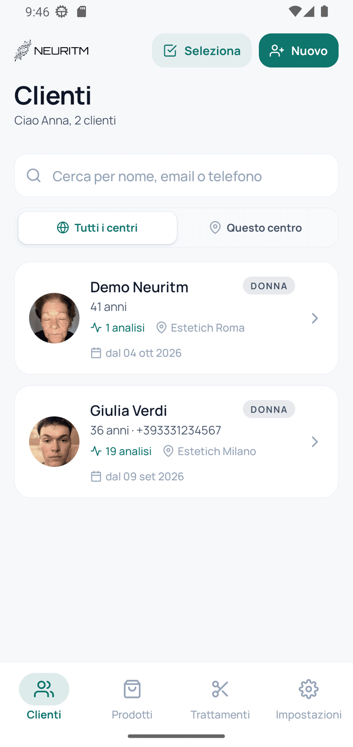 Home dell'app con elenco clienti
